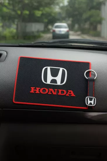 Hnd Logolu Araç İçi Torpido Üstü Kaydırmaz Ped ve Anahtarlık Seti