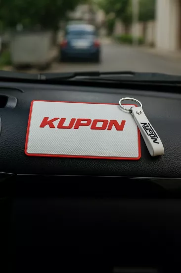 Kupon Logolu Araç İçi Torpido Üstü Kaydırmaz Ped ve Anahtarlık Seti