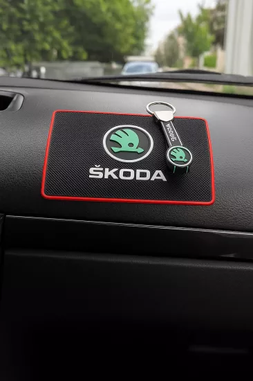 Skd Logolu Araç İçi Torpido Üstü Kaydırmaz Ped ve Anahtarlık Seti