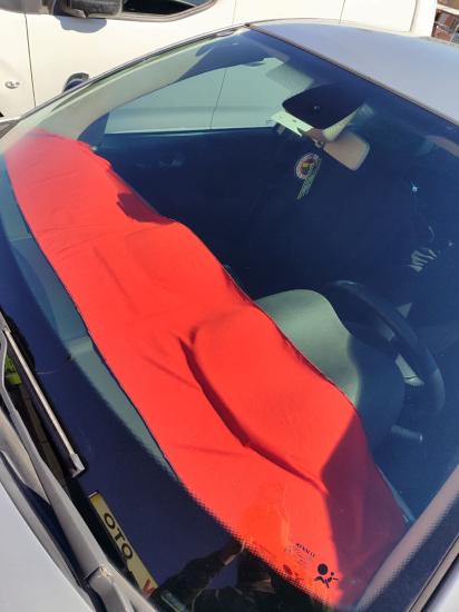 Oto Göğüs Örtüsü Kırmızı Baskısız